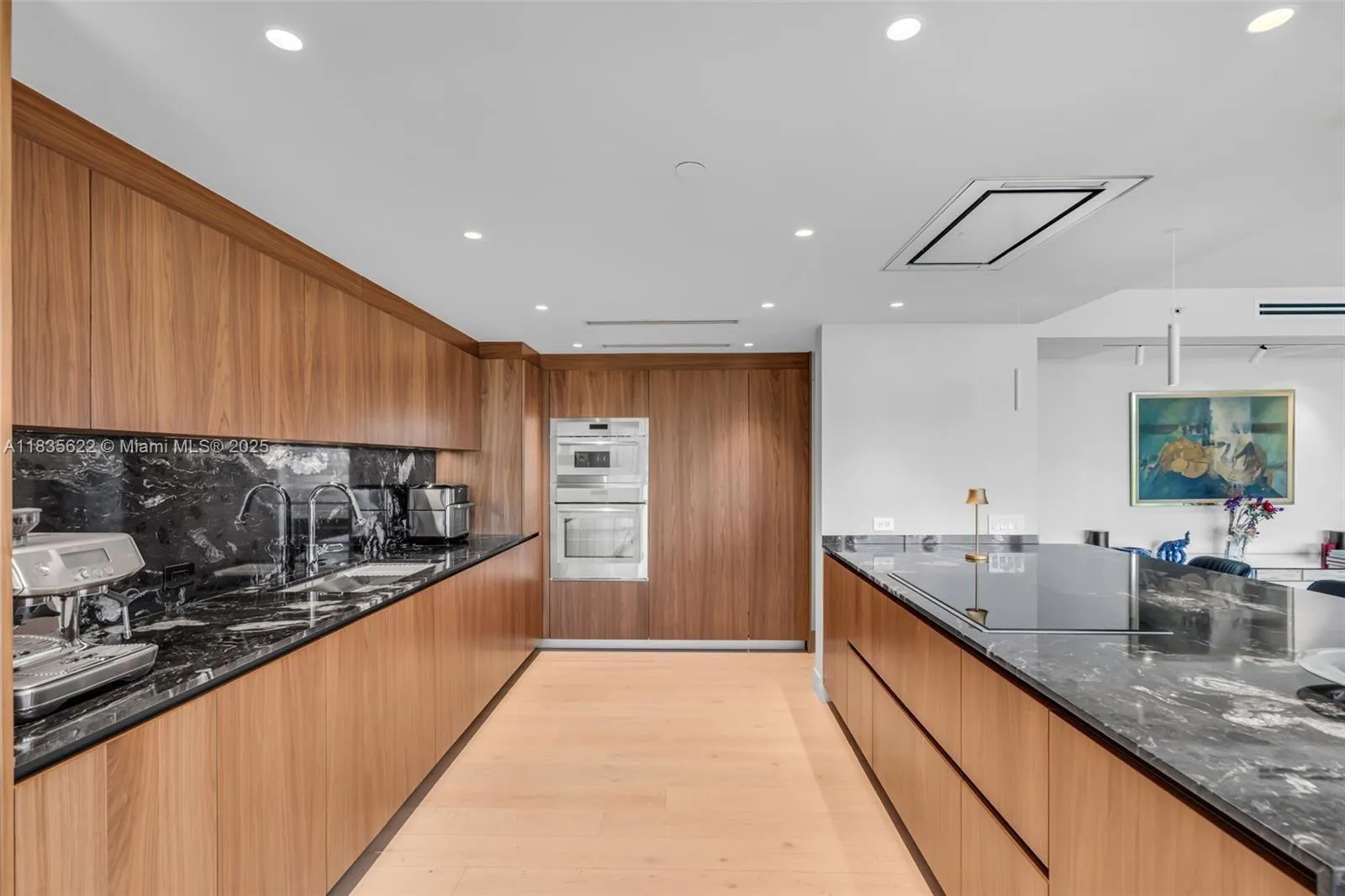 Key Biscayne, Florida 33149, United States, 3 Bedrooms Bedrooms, ,5 BathroomsBathrooms,Residential,Active,165782