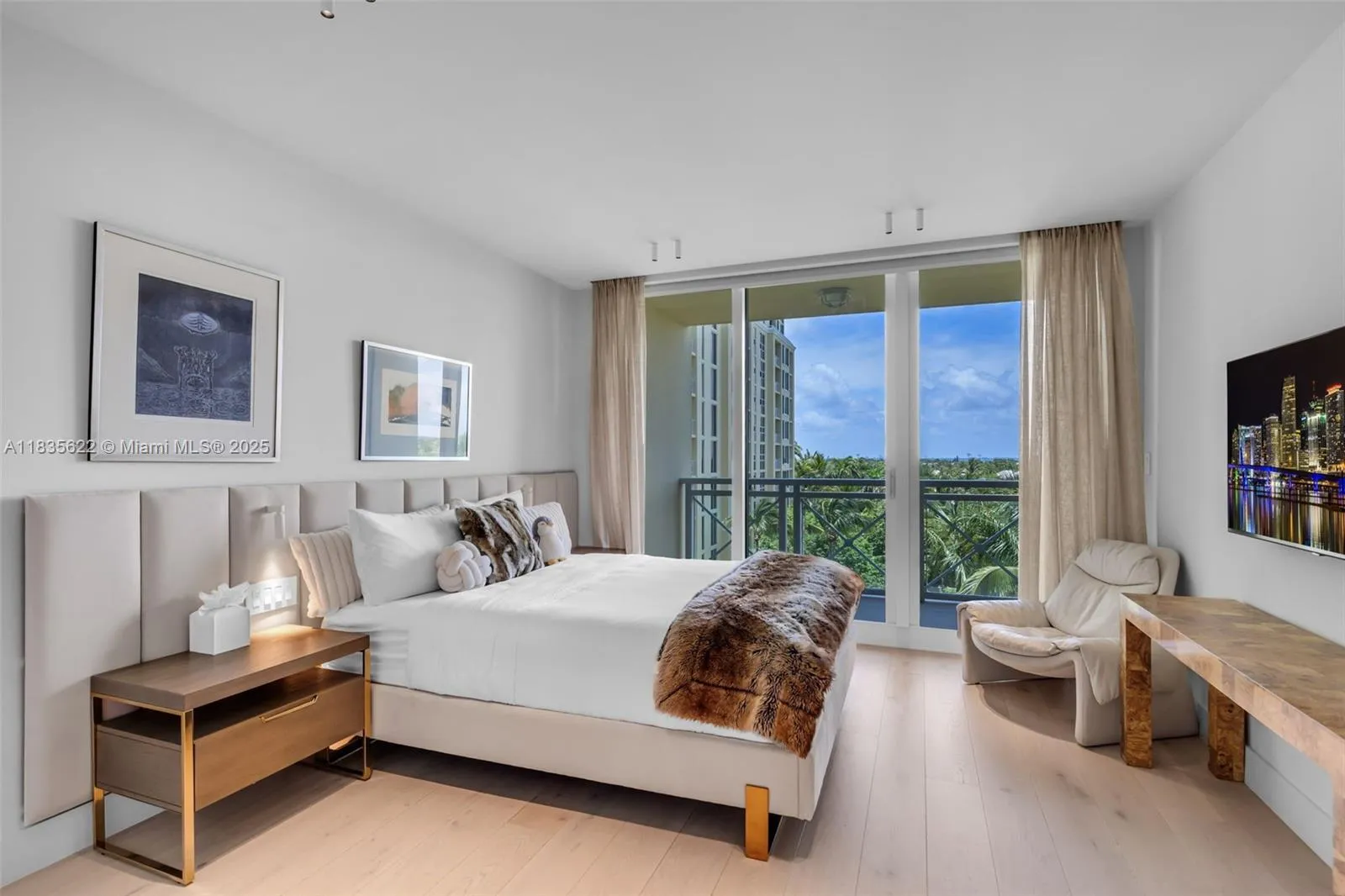 Key Biscayne, Florida 33149, United States, 3 Bedrooms Bedrooms, ,5 BathroomsBathrooms,Residential,Active,165782