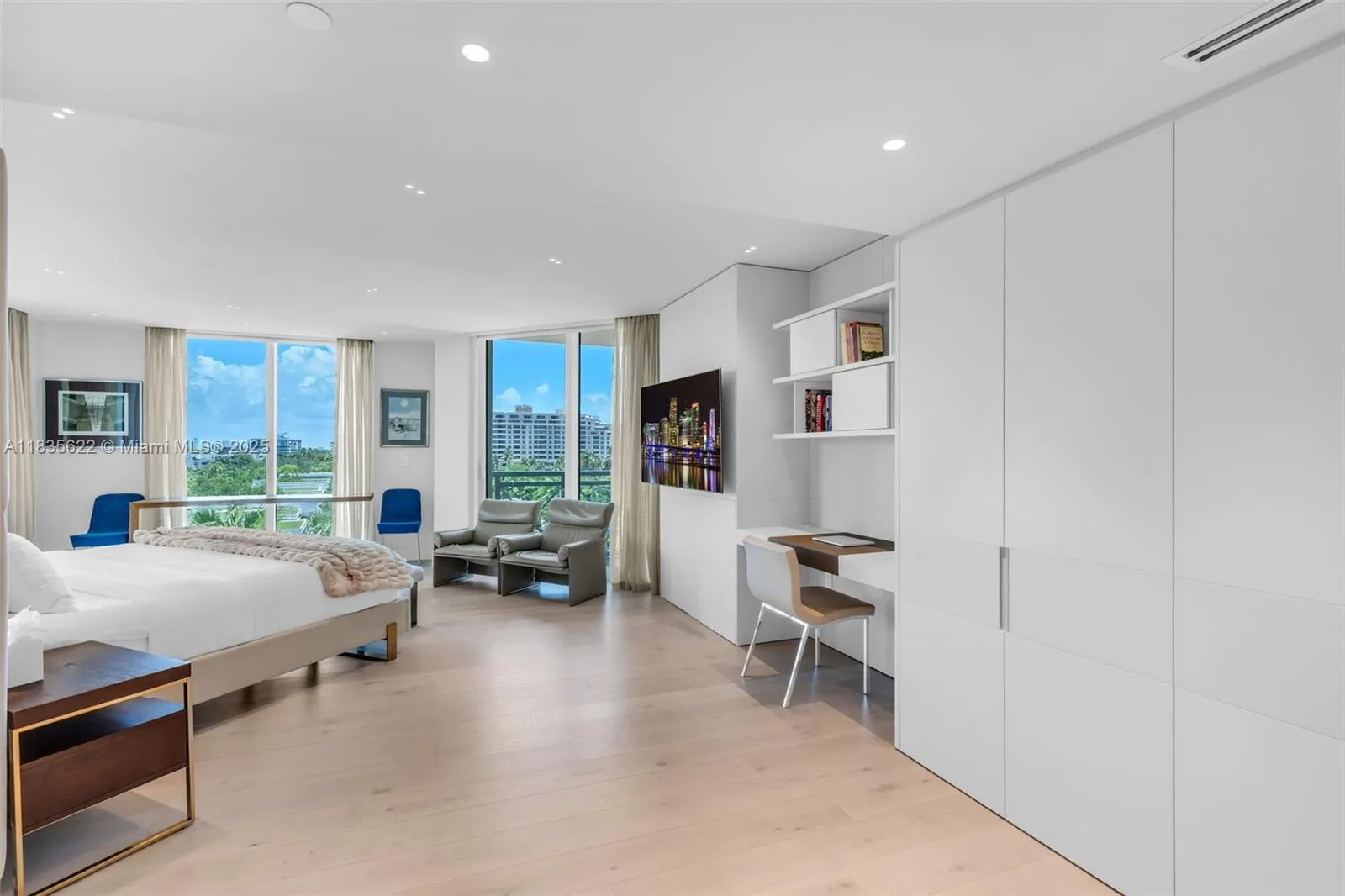 Key Biscayne, Florida 33149, United States, 3 Bedrooms Bedrooms, ,5 BathroomsBathrooms,Residential,Active,165782