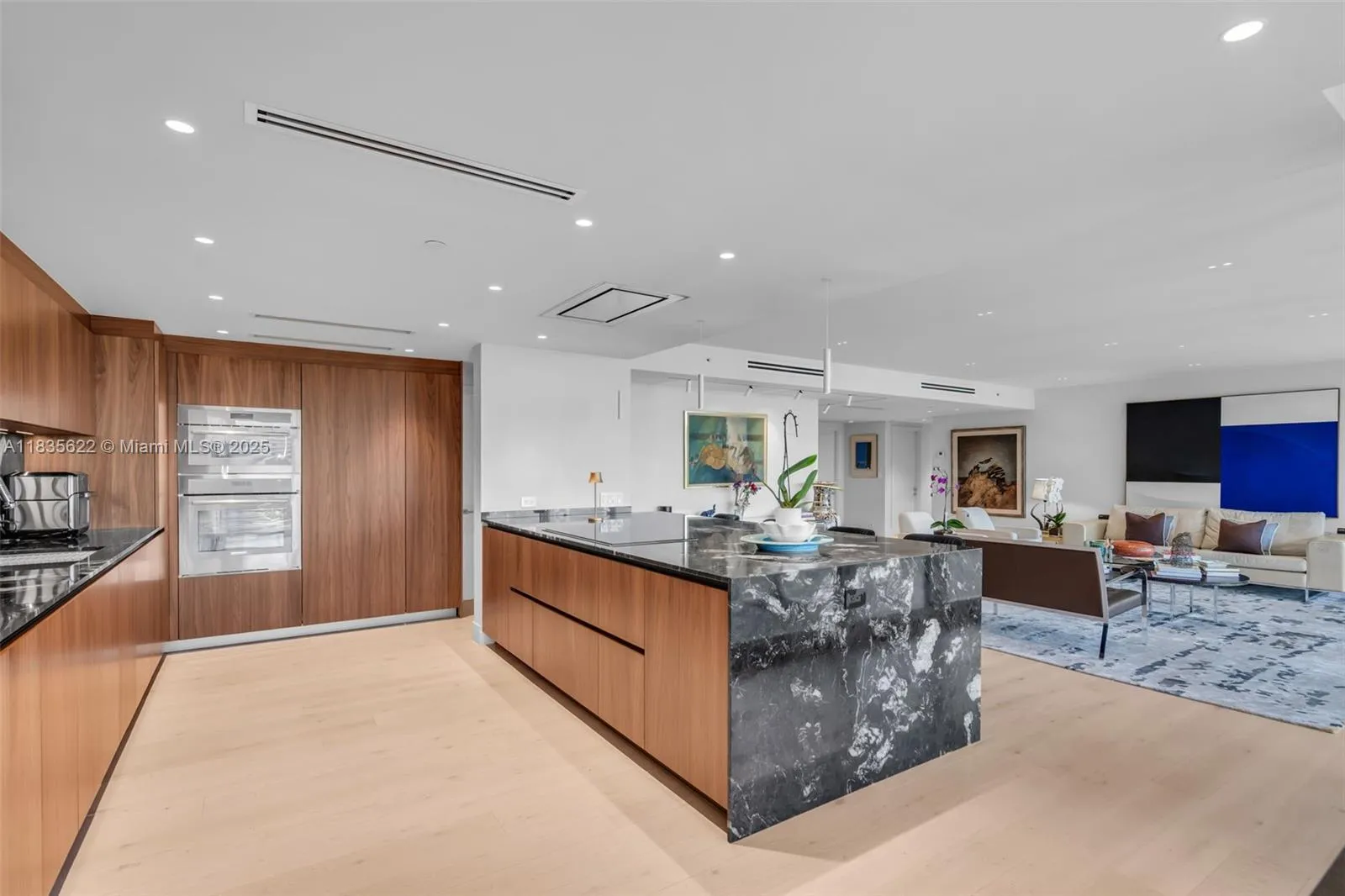 Key Biscayne, Florida 33149, United States, 3 Bedrooms Bedrooms, ,5 BathroomsBathrooms,Residential,Active,165782