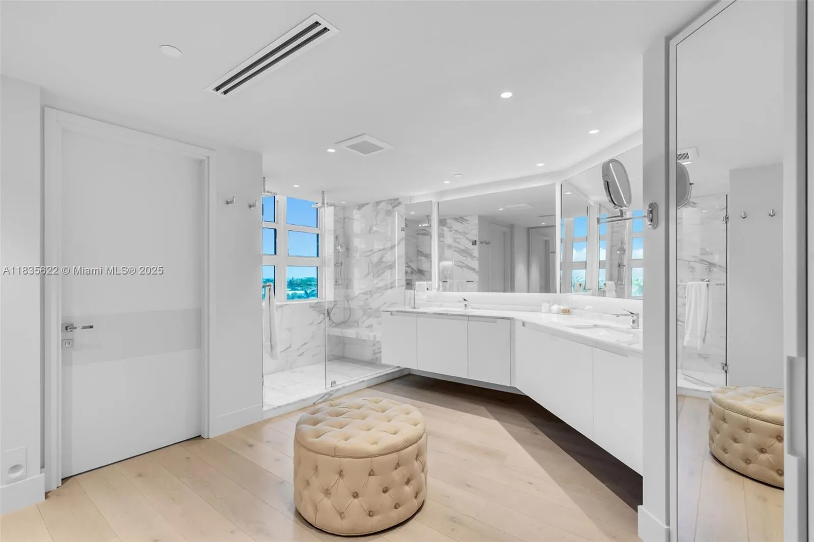 Key Biscayne, Florida 33149, United States, 3 Bedrooms Bedrooms, ,5 BathroomsBathrooms,Residential,Active,165782