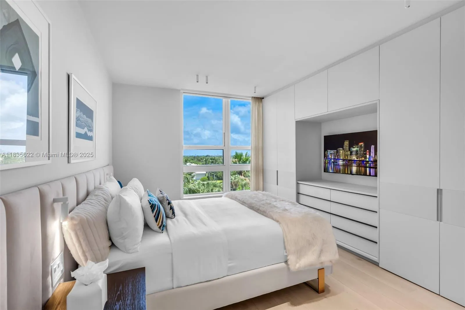 Key Biscayne, Florida 33149, United States, 3 Bedrooms Bedrooms, ,5 BathroomsBathrooms,Residential,Active,165782