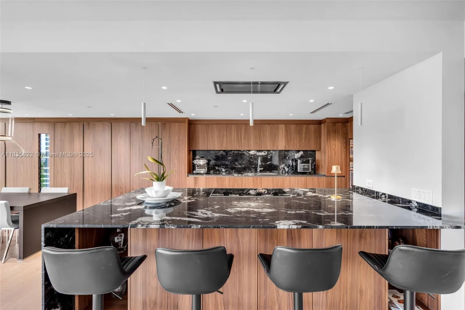 Key Biscayne, Florida 33149, United States, 3 Bedrooms Bedrooms, ,5 BathroomsBathrooms,Residential,Active,165782