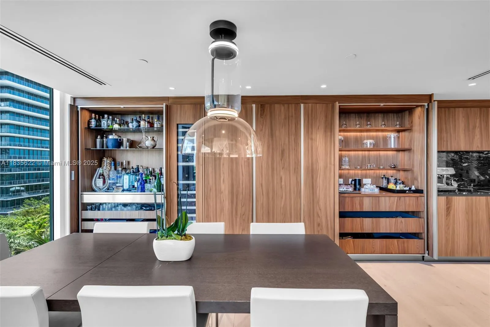 Key Biscayne, Florida 33149, United States, 3 Bedrooms Bedrooms, ,5 BathroomsBathrooms,Residential,Active,165782