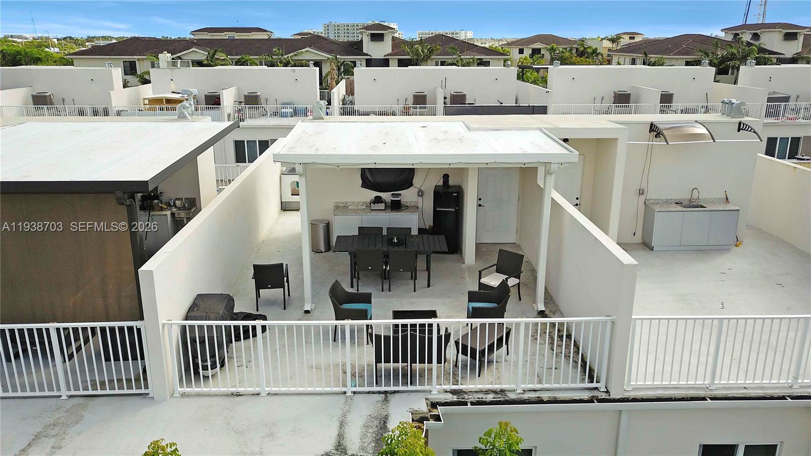 PARADISE ONE - Residential