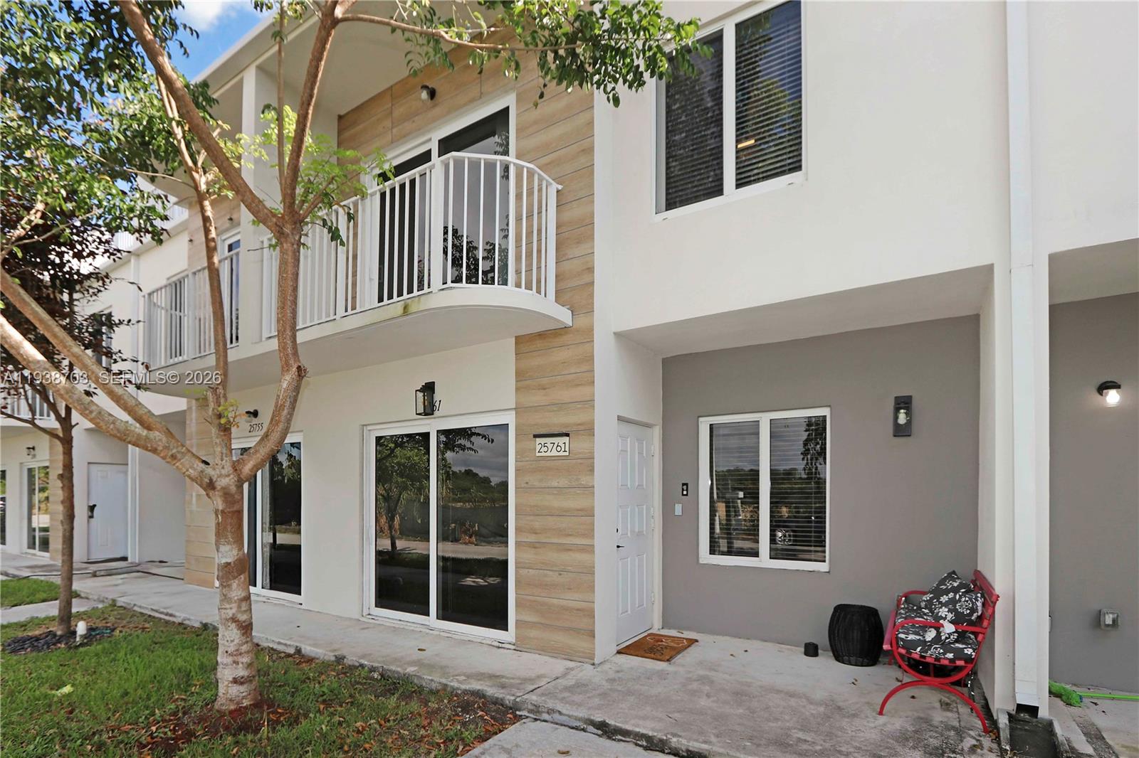 PARADISE ONE - Residential