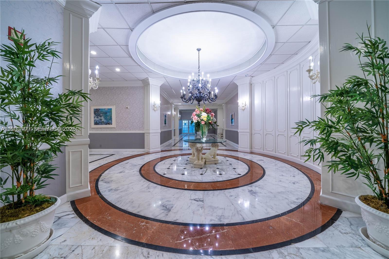 HALLMARK OF HOLLYWOOD CON - Residential