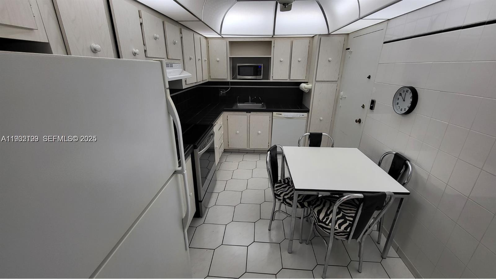 3800 S Ocean Dr 1117