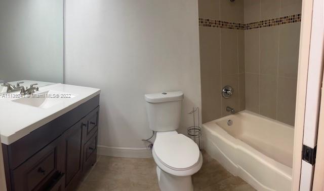 PALM-AIRE C C APTS 102 CO - Residential Lease