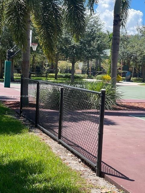 PALM-AIRE C C APTS 102 CO - Residential Lease