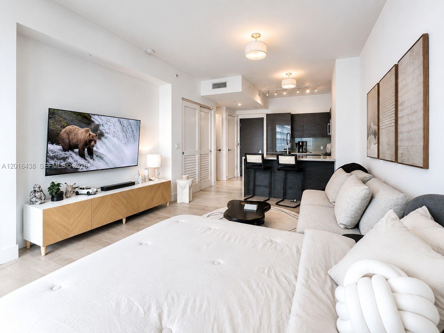 1080 Brickell Ave 1705