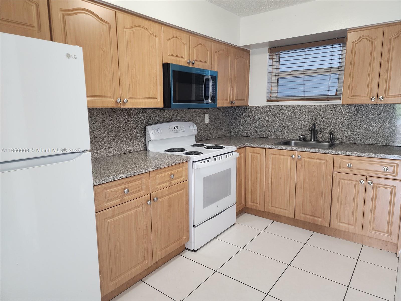 1800 SW 25th St 2304