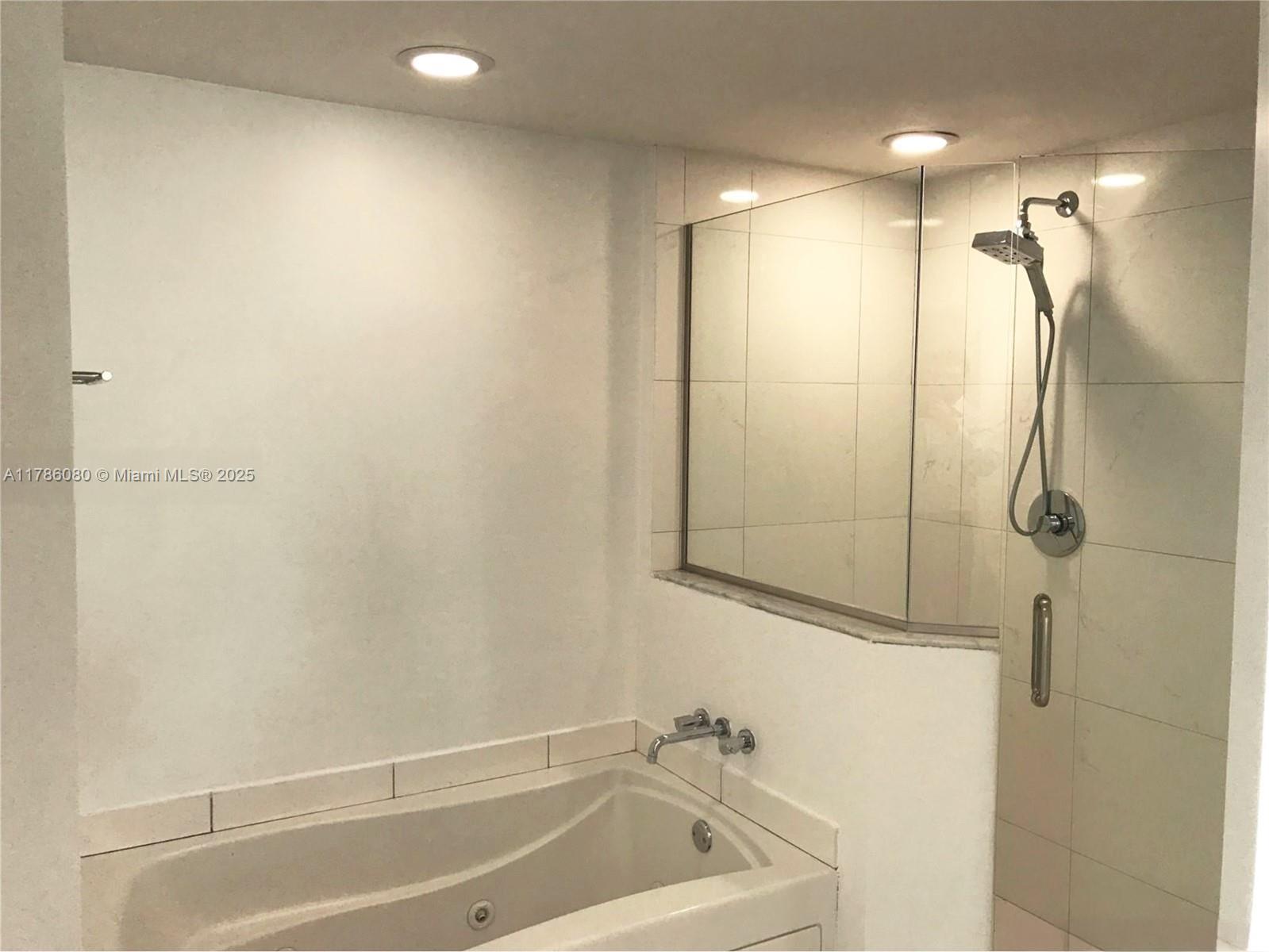 500 BRICKELL WEST CONDO - Residential