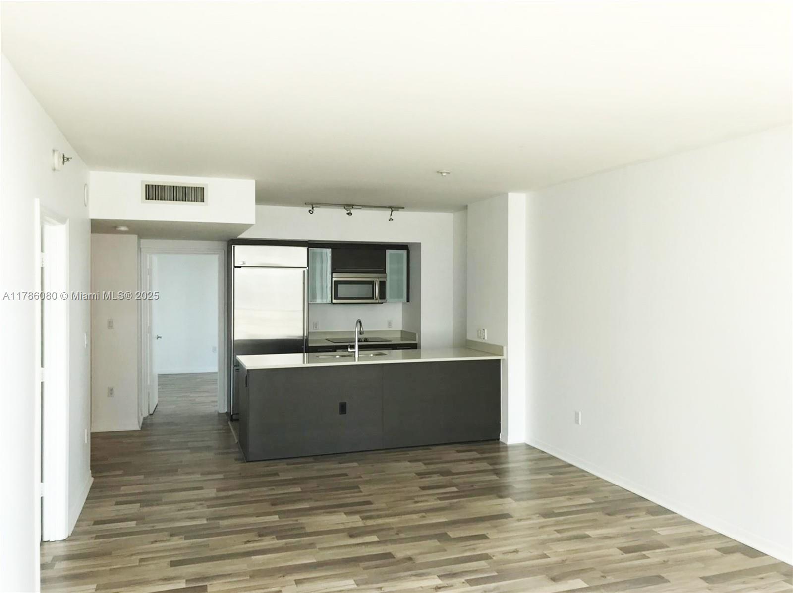 55 SE 6th St 1610