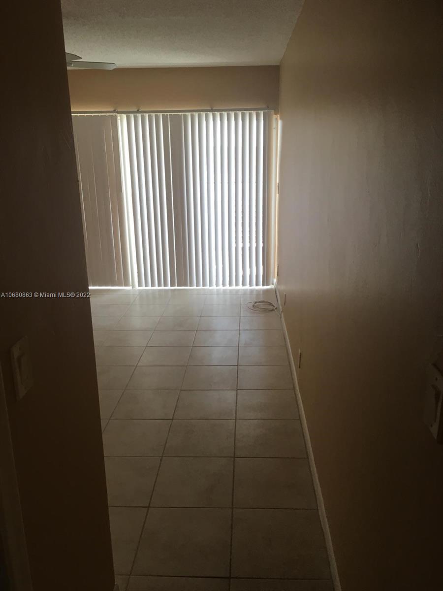 LAKES OF INVERRARY CONDO - Residential