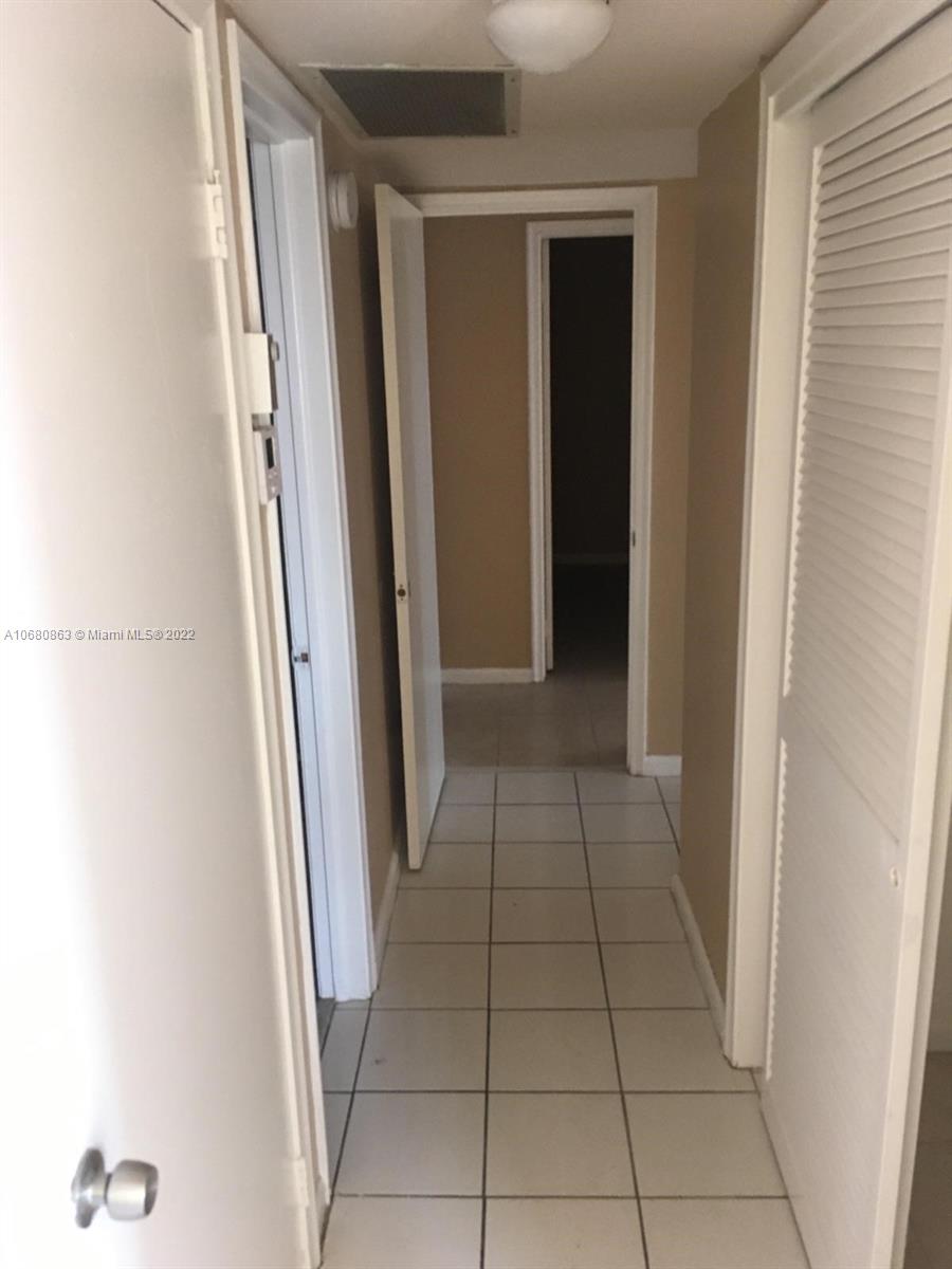 LAKES OF INVERRARY CONDO - Residential