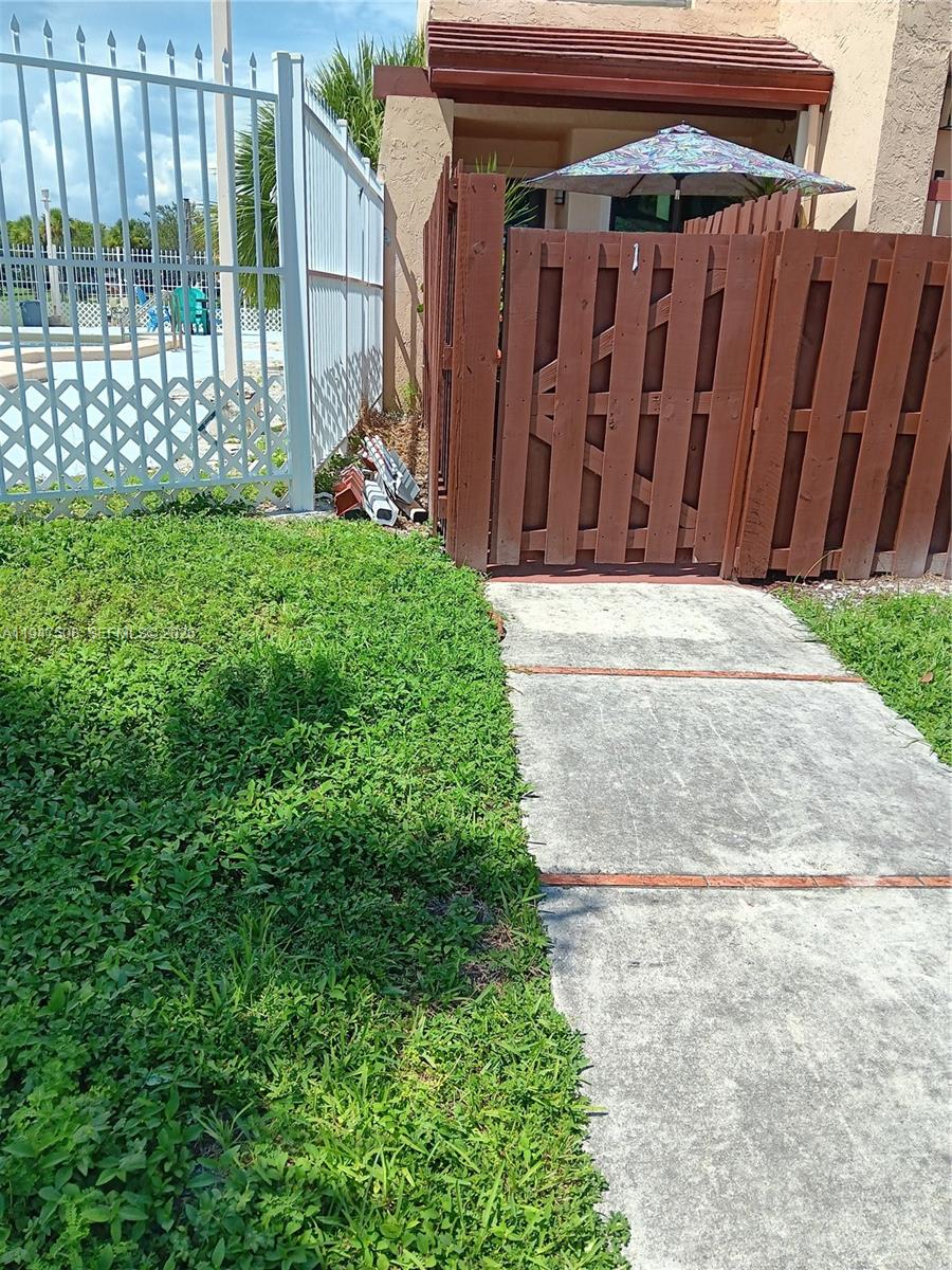 INDIAN SUMMER VILG CONDO - Residential