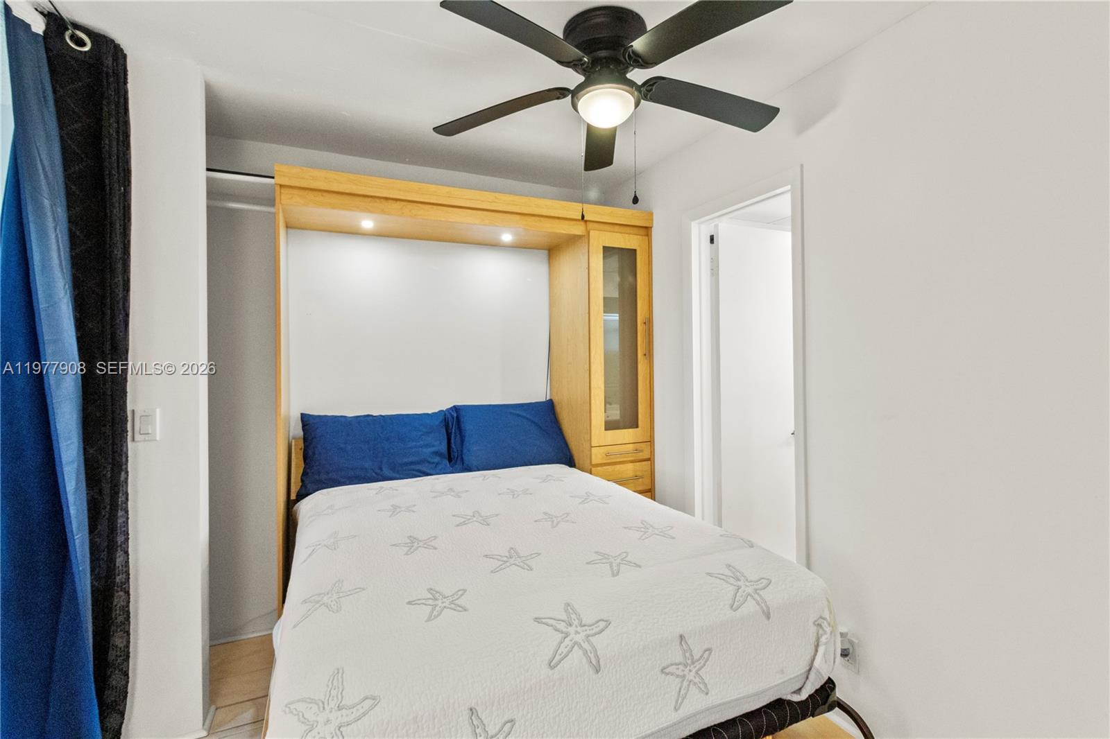 LAUDERDALE OAKS CONDO XV - Residential