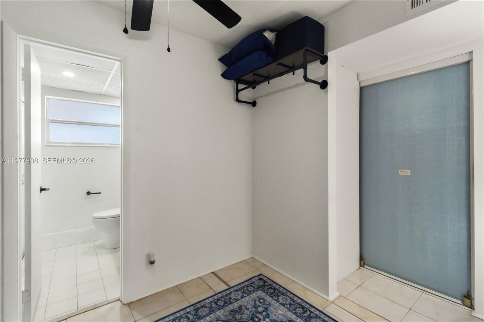 LAUDERDALE OAKS CONDO XV - Residential