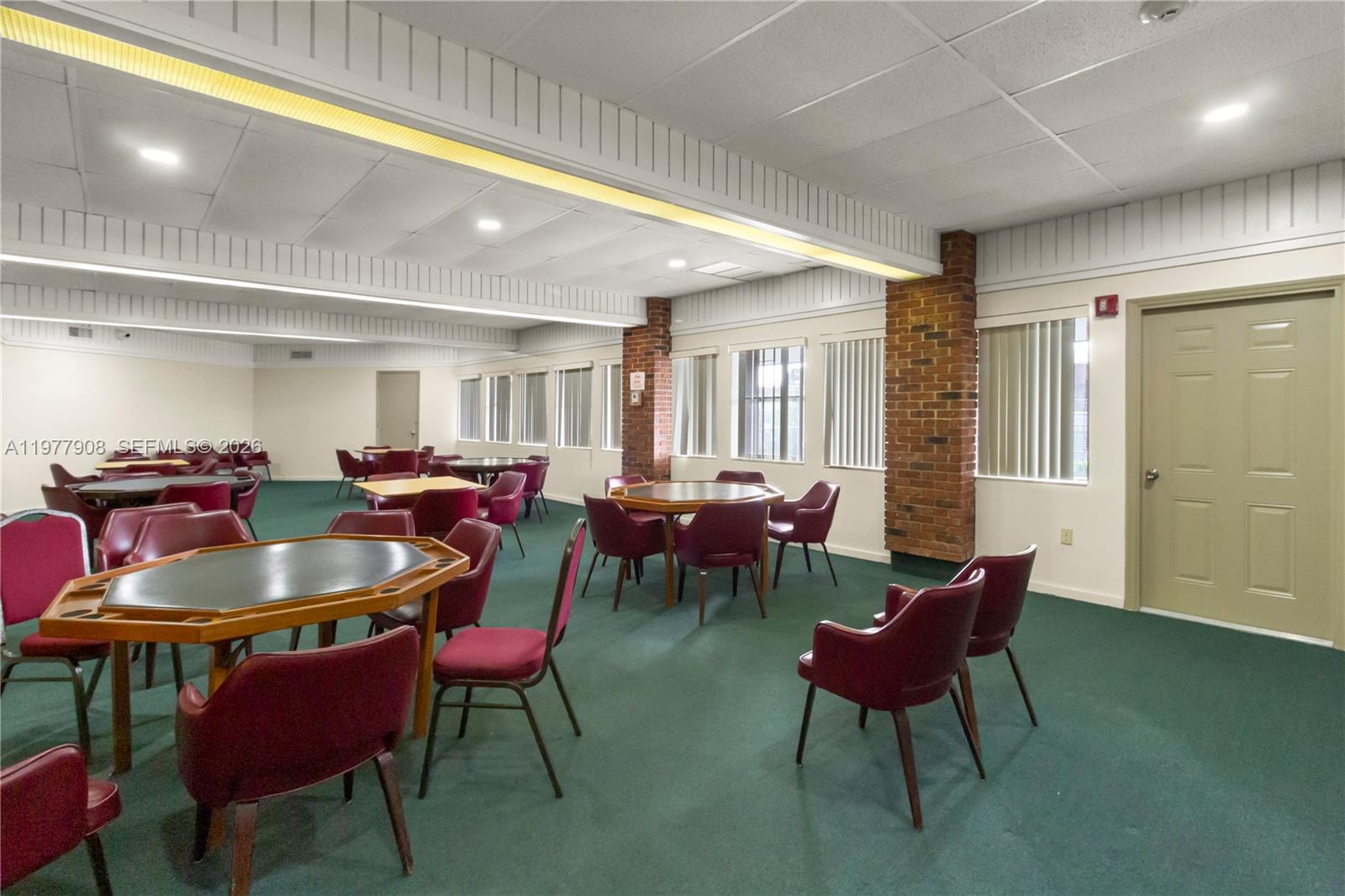 LAUDERDALE OAKS CONDO XV - Residential