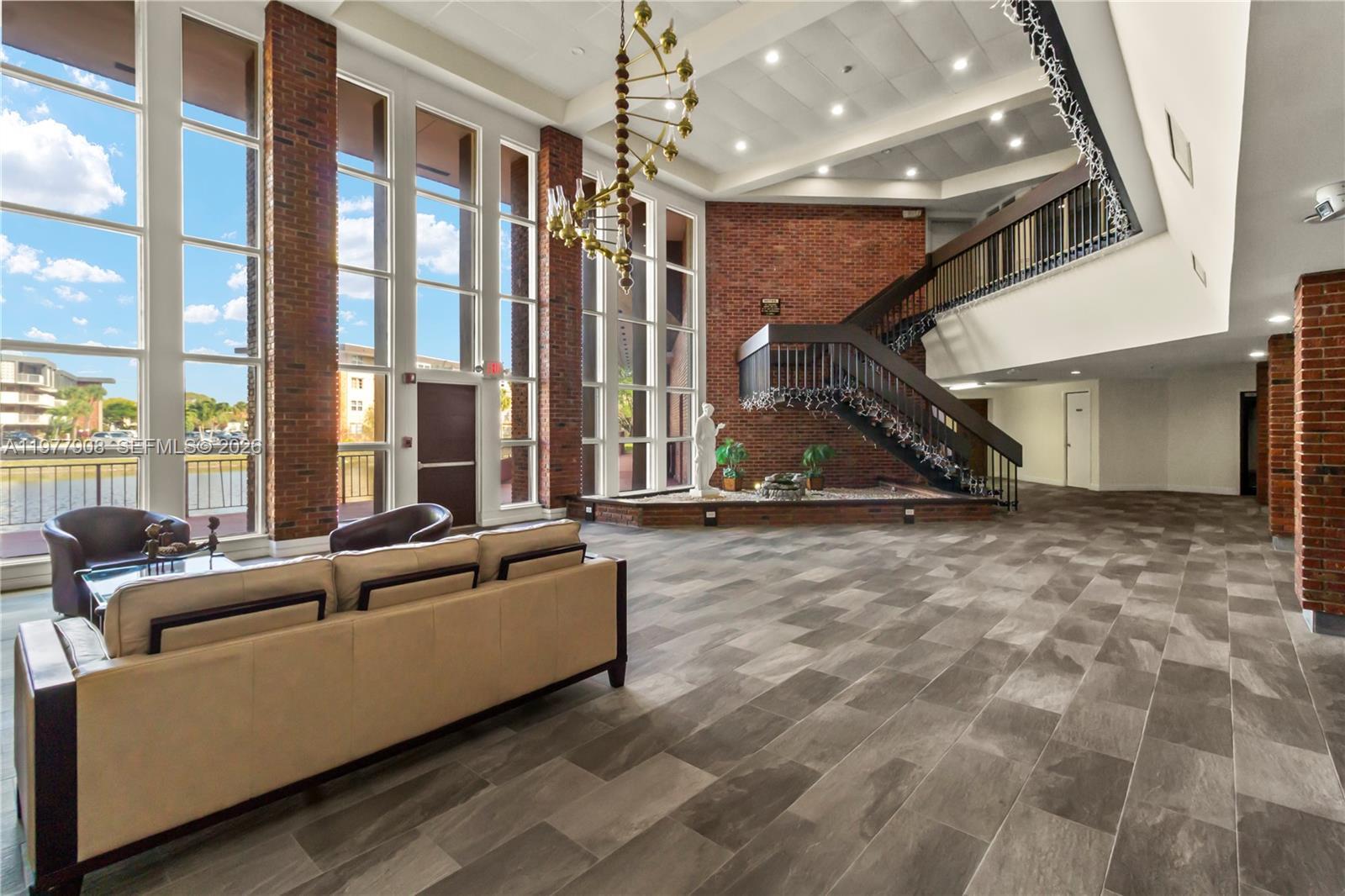 LAUDERDALE OAKS CONDO XV - Residential