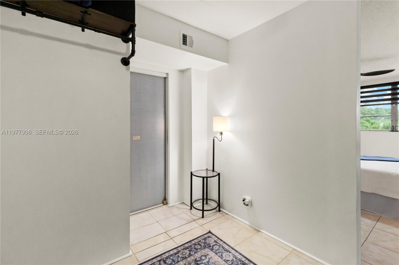 LAUDERDALE OAKS CONDO XV - Residential