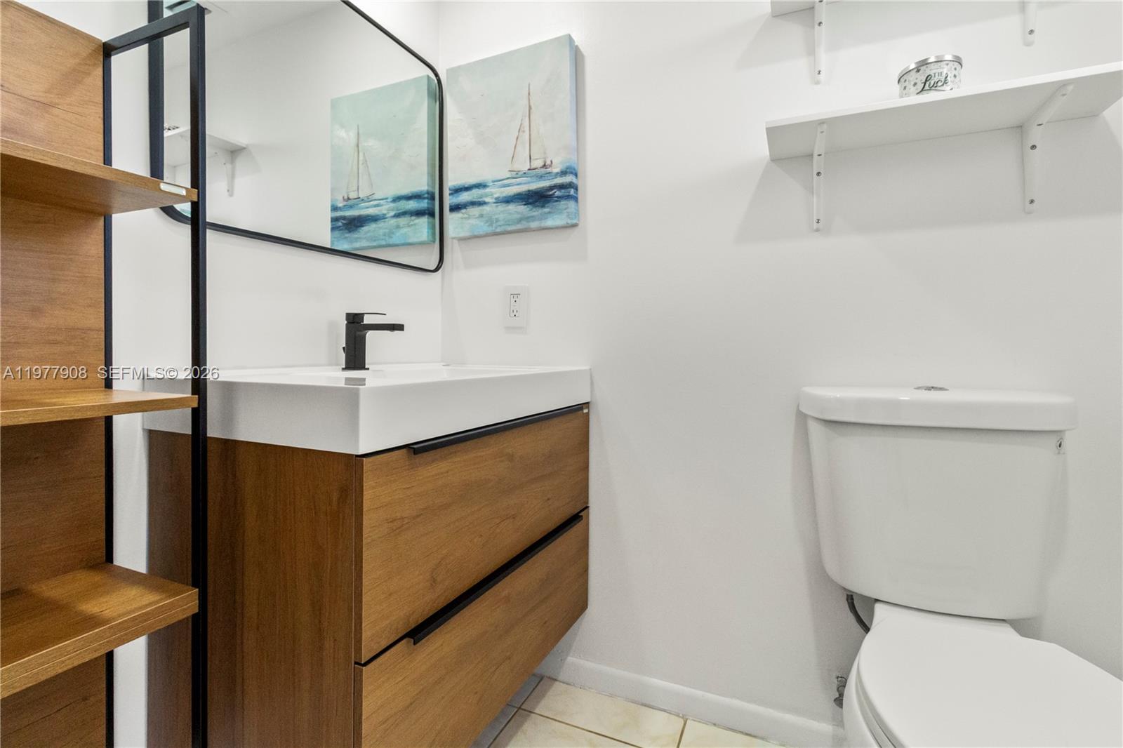 LAUDERDALE OAKS CONDO XV - Residential