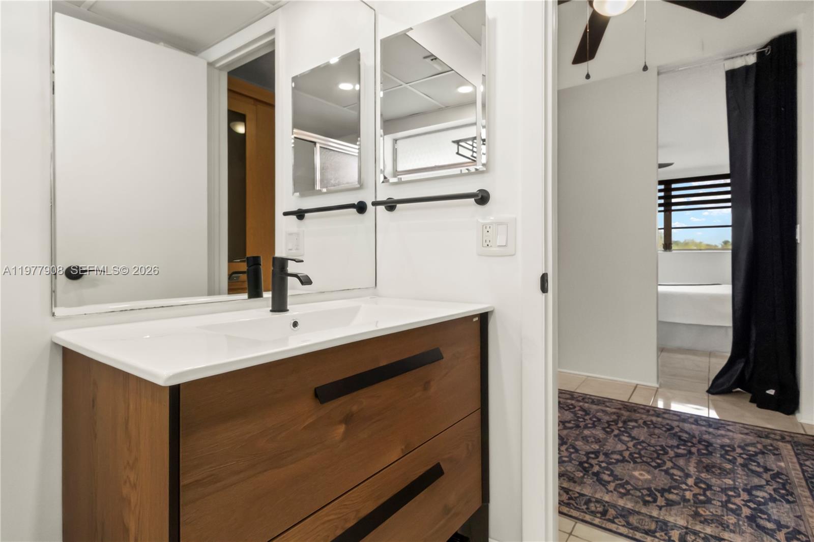 LAUDERDALE OAKS CONDO XV - Residential