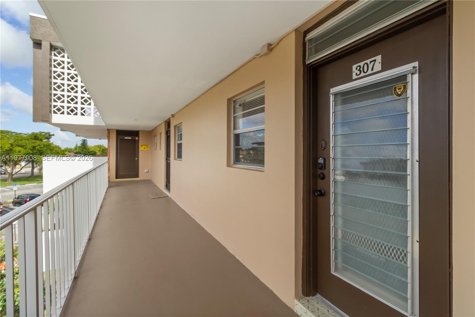 LAUDERDALE OAKS CONDO XV - Residential