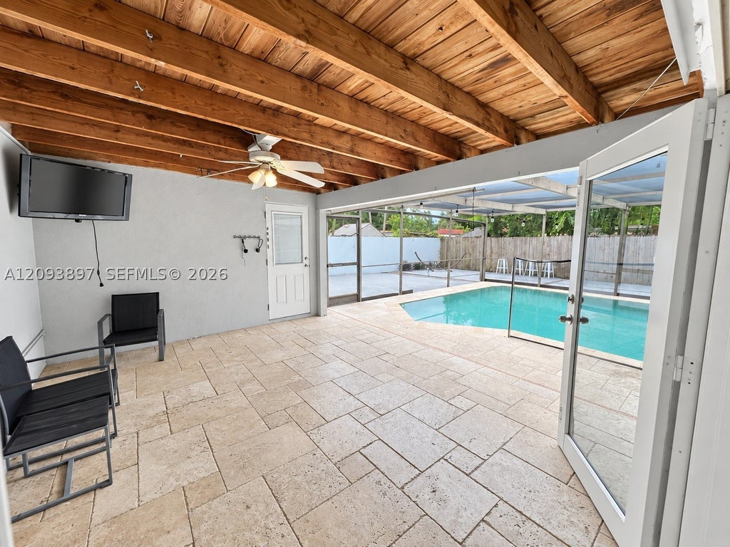 Photo of 5714 Greene St, Hollywood, FL 33021 (MLS # A12093897)