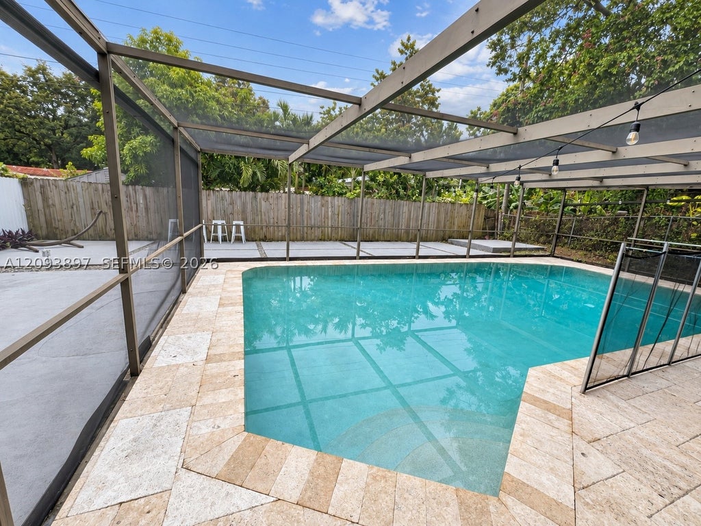 Photo of 5714 Greene St, Hollywood, FL 33021 (MLS # A12093897)