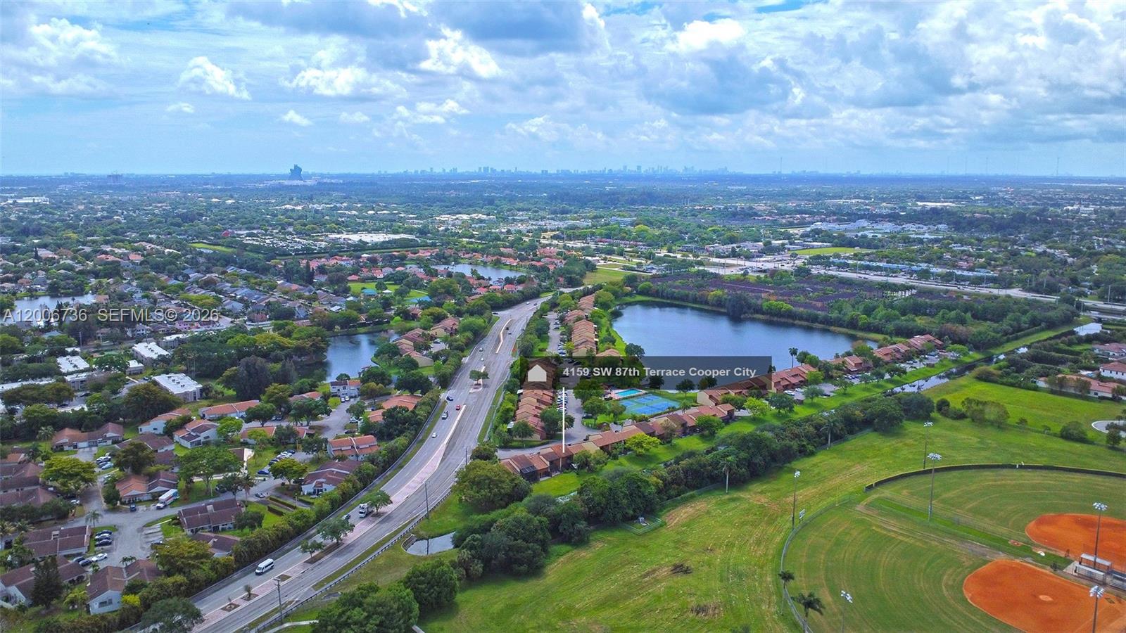 PINE ISLAND LAKES TOWNHOM - Residential