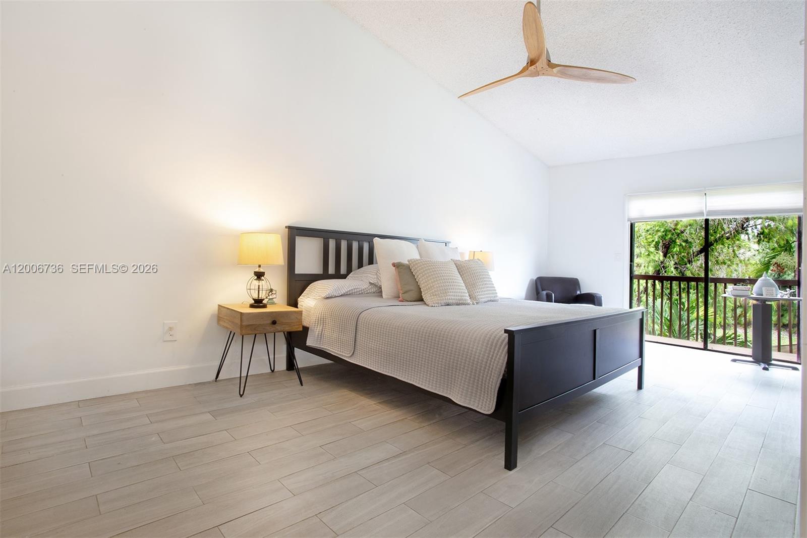 PINE ISLAND LAKES TOWNHOM - Residential