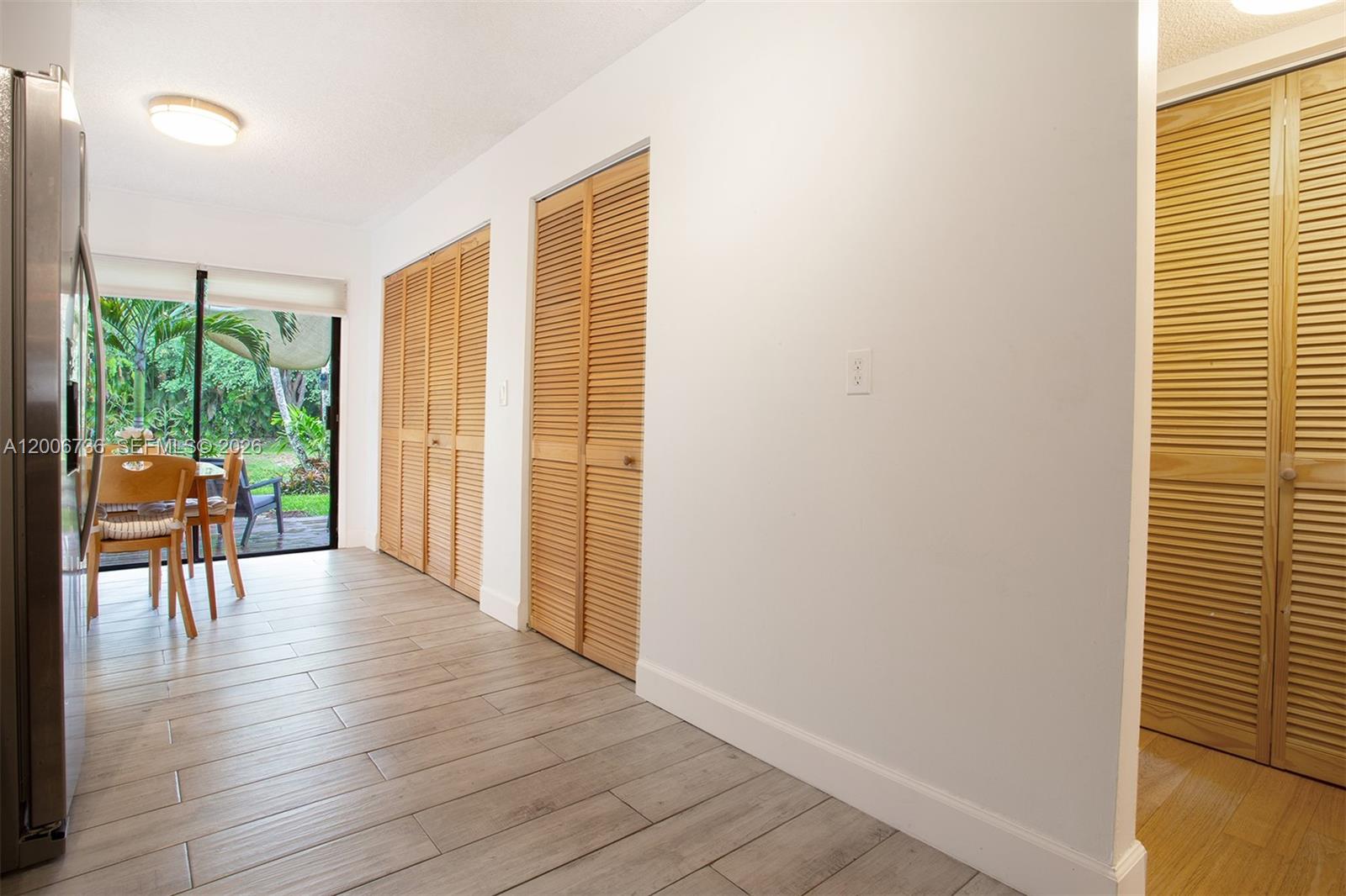 PINE ISLAND LAKES TOWNHOM - Residential