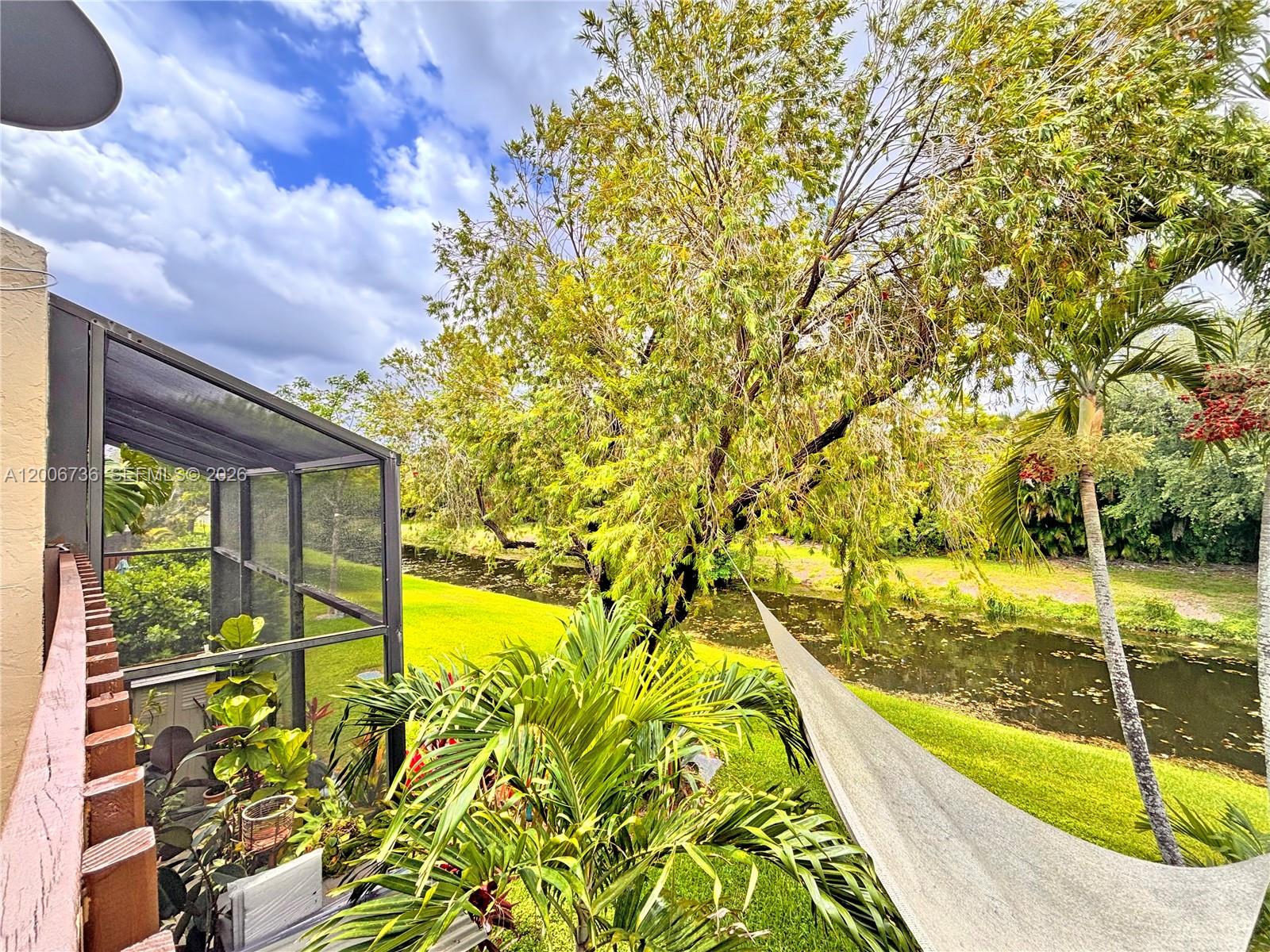 PINE ISLAND LAKES TOWNHOM - Residential