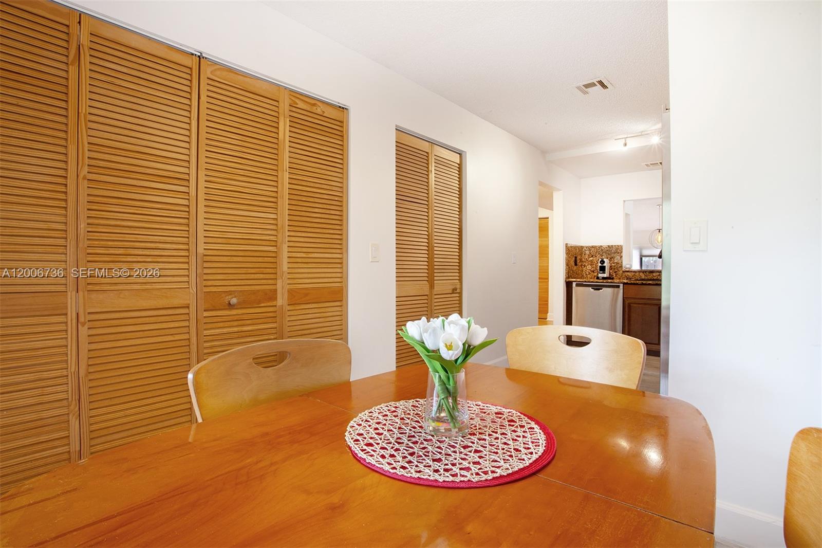 PINE ISLAND LAKES TOWNHOM - Residential