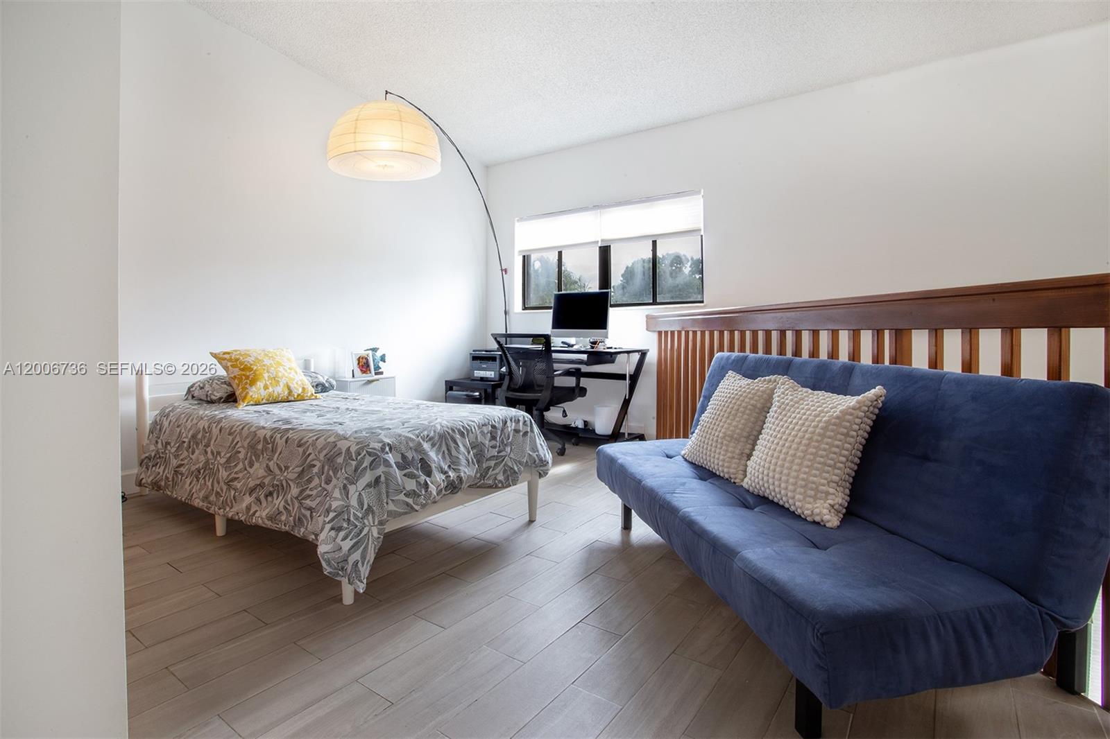 PINE ISLAND LAKES TOWNHOM - Residential