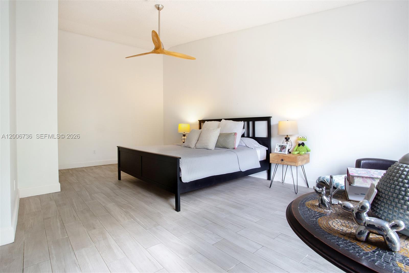 PINE ISLAND LAKES TOWNHOM - Residential