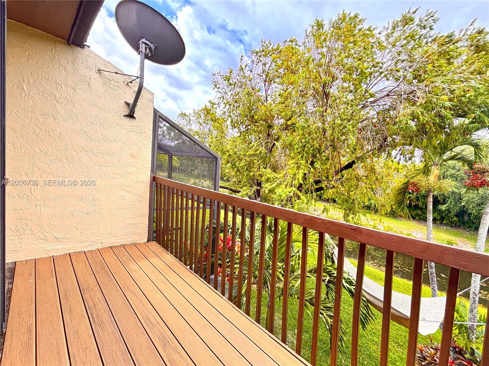 PINE ISLAND LAKES TOWNHOM - Residential