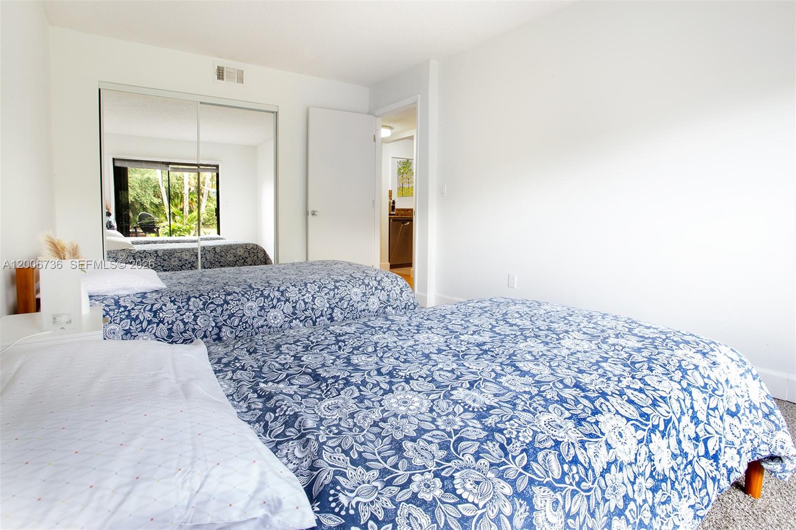 PINE ISLAND LAKES TOWNHOM - Residential