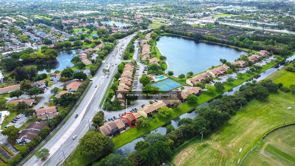 Photo of 4159 SW 87th Ter, Davie, FL 33328 (MLS # A12006736)