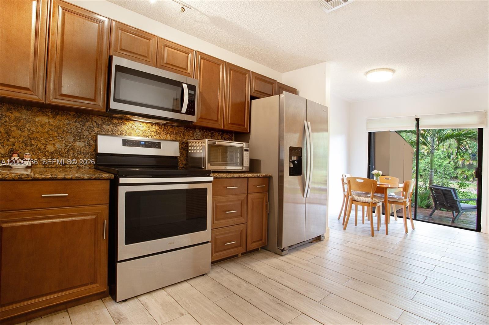 PINE ISLAND LAKES TOWNHOM - Residential