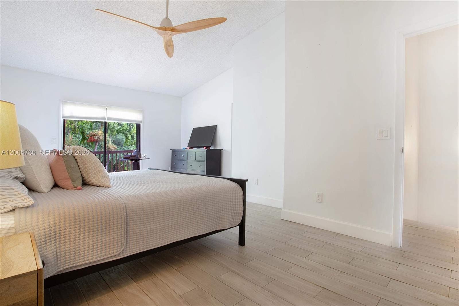 PINE ISLAND LAKES TOWNHOM - Residential