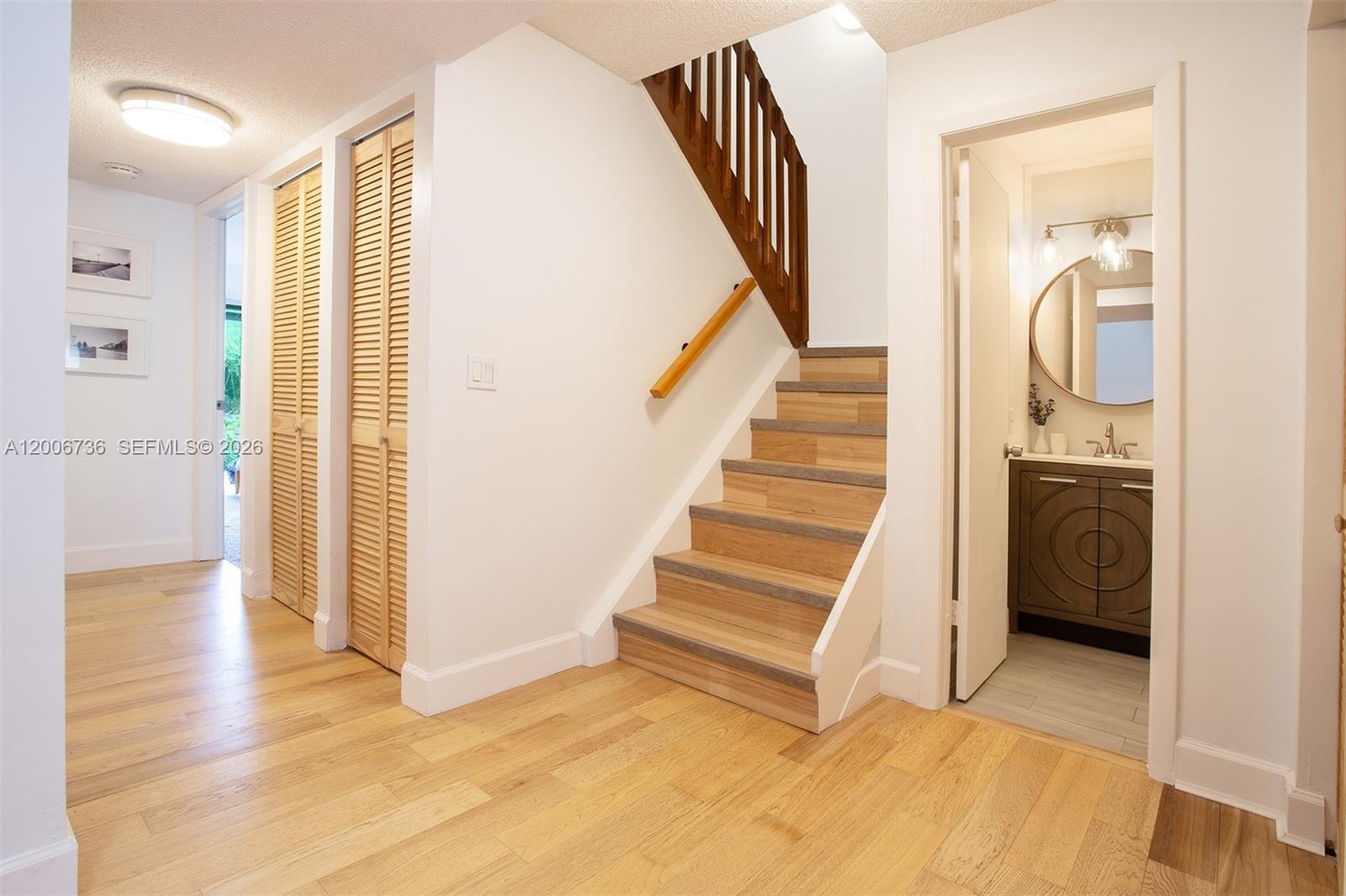 PINE ISLAND LAKES TOWNHOM - Residential