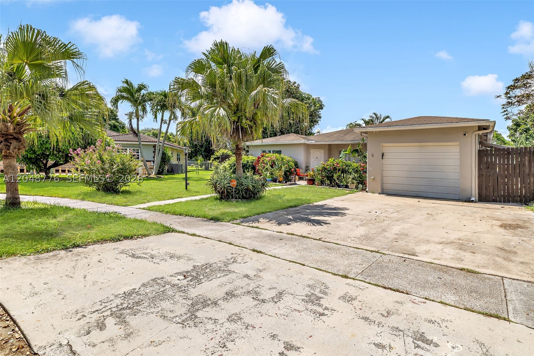 5045 SW 10th St