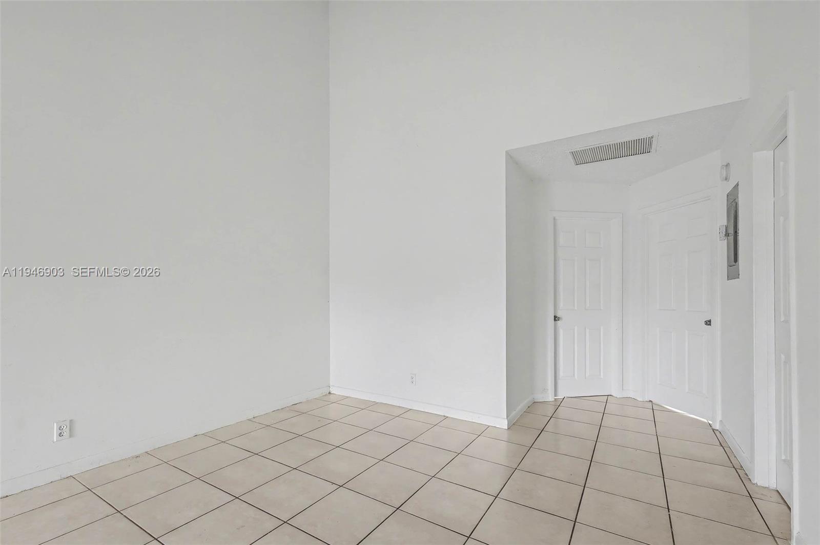 ORCHARD LAKE TOWN HOUSES - Residential