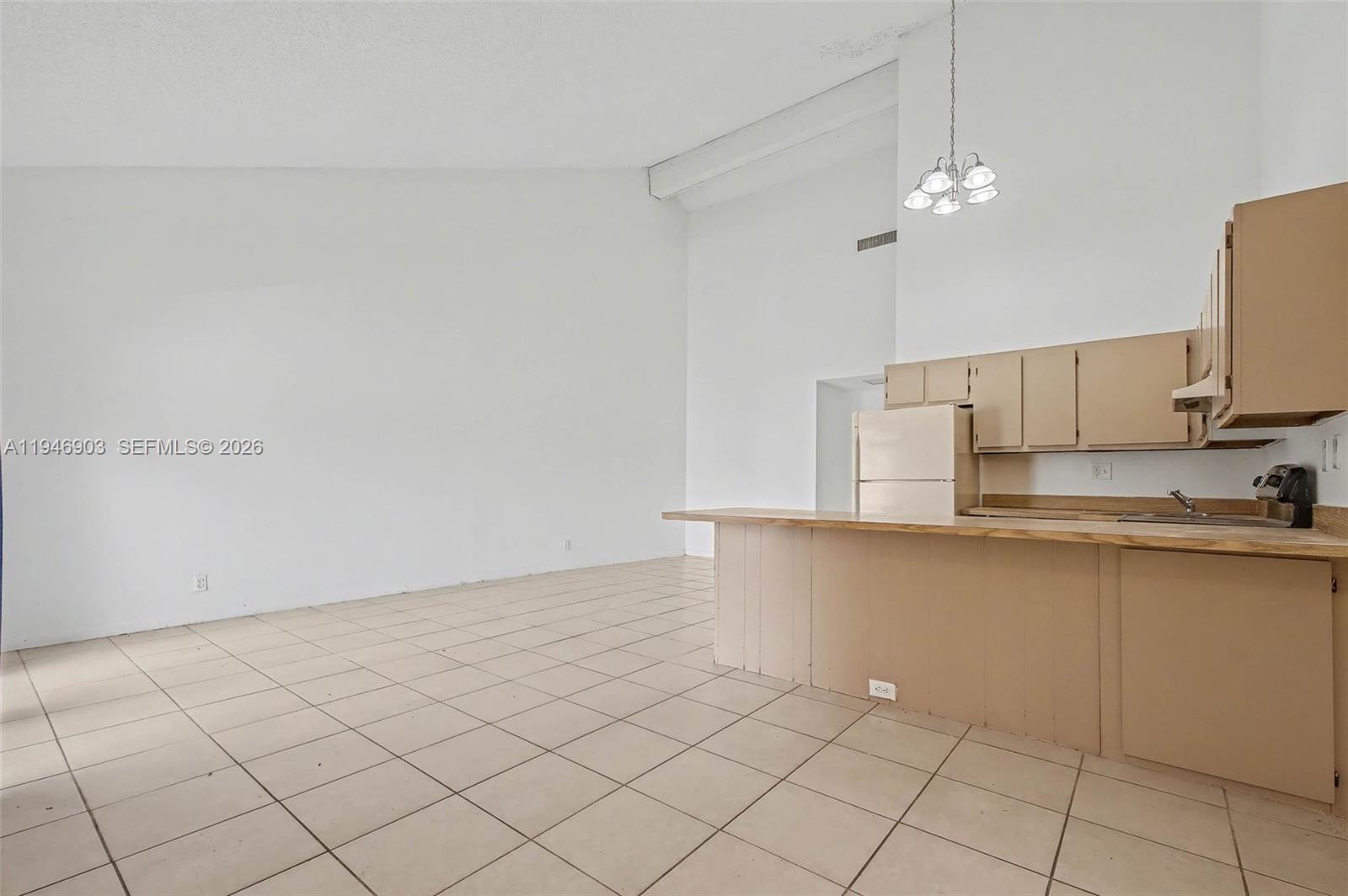 ORCHARD LAKE TOWN HOUSES - Residential