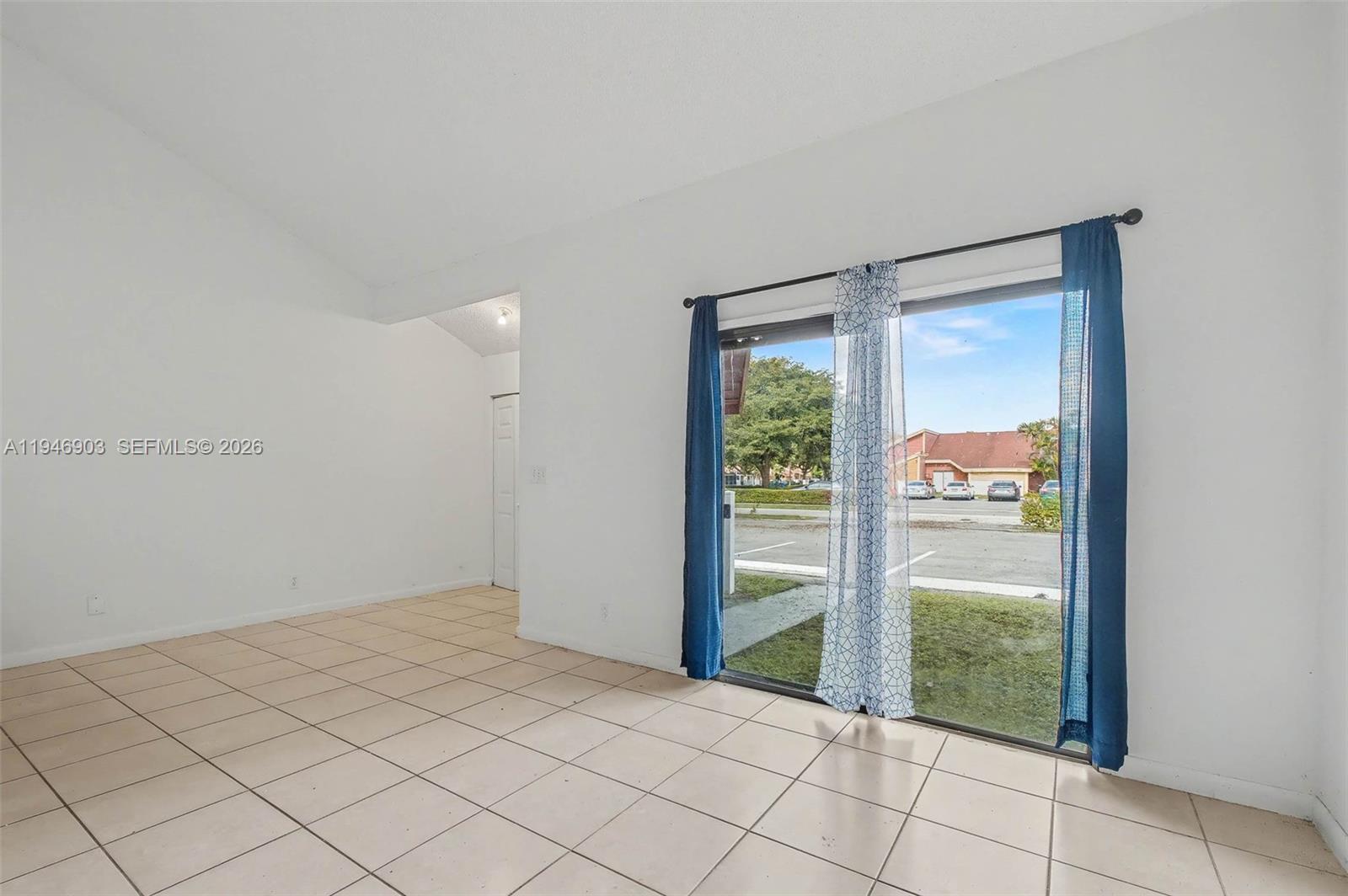 ORCHARD LAKE TOWN HOUSES - Residential