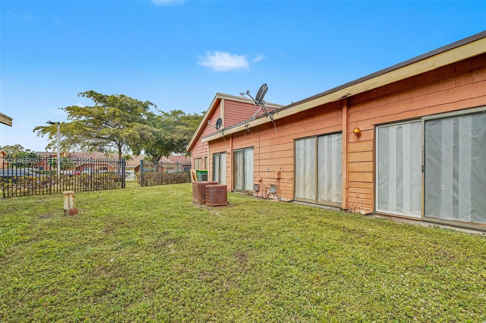 ORCHARD LAKE TOWN HOUSES - Residential