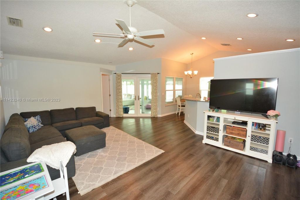 Photo of 6137 Lucerne St, Jupiter, FL 33458 (MLS # A11423240)